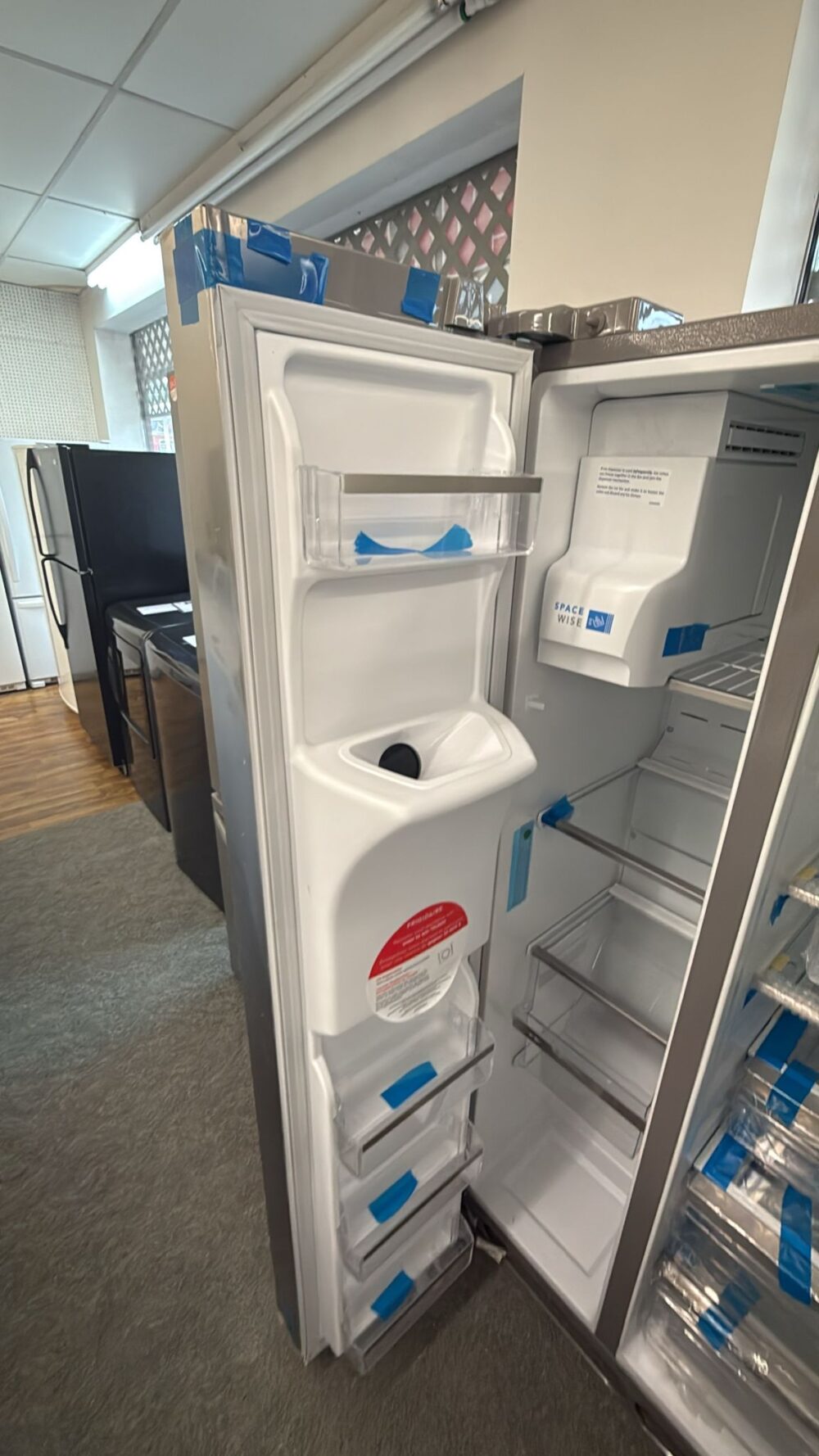 Frigidaire Used 33 Inch Side by Side Refrigerator - Image 3