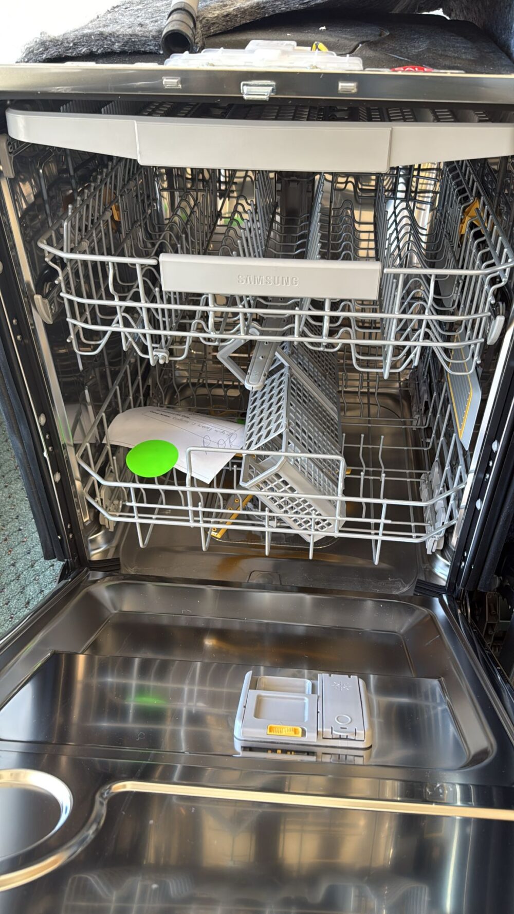 Samsung Used 24" White Glass BESPOKE Smart Dishwasher - Image 3