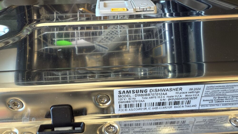 Samsung Used 24" White Glass BESPOKE Smart Dishwasher - Image 2