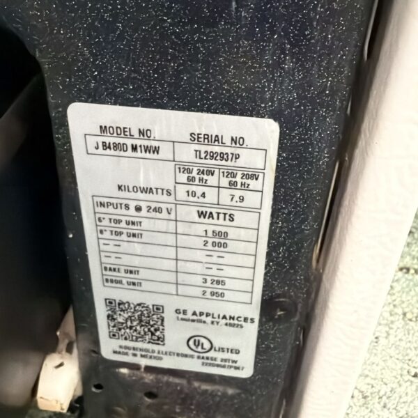 GE 30 Inch Freestanding Electric Range - Image 4