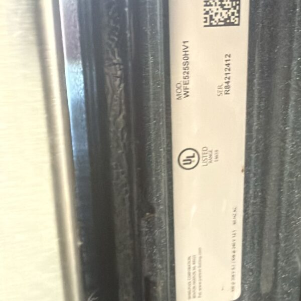 Whirlpool Used 5.3 cu. ft. Freestanding Electric Range - Image 2