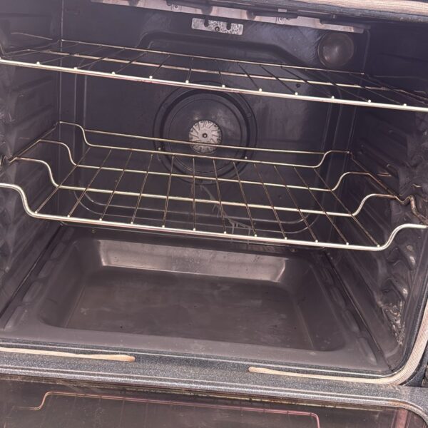 Whirlpool Used 30 Inch Freestanding Electric Range - Image 3