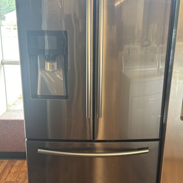 Samsung Used French Door with External Water & Ice Dispenser - Image 4