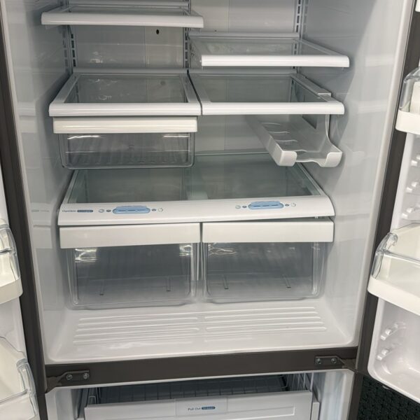 LG Used19.7 cu. ft. French Door Refrigerator - Image 4
