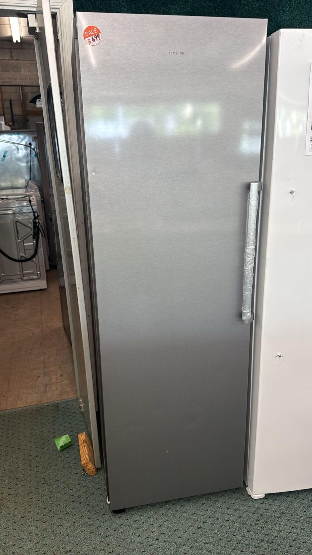 Samsung New 24 Inch Upright Convertible Freezer - Image 4