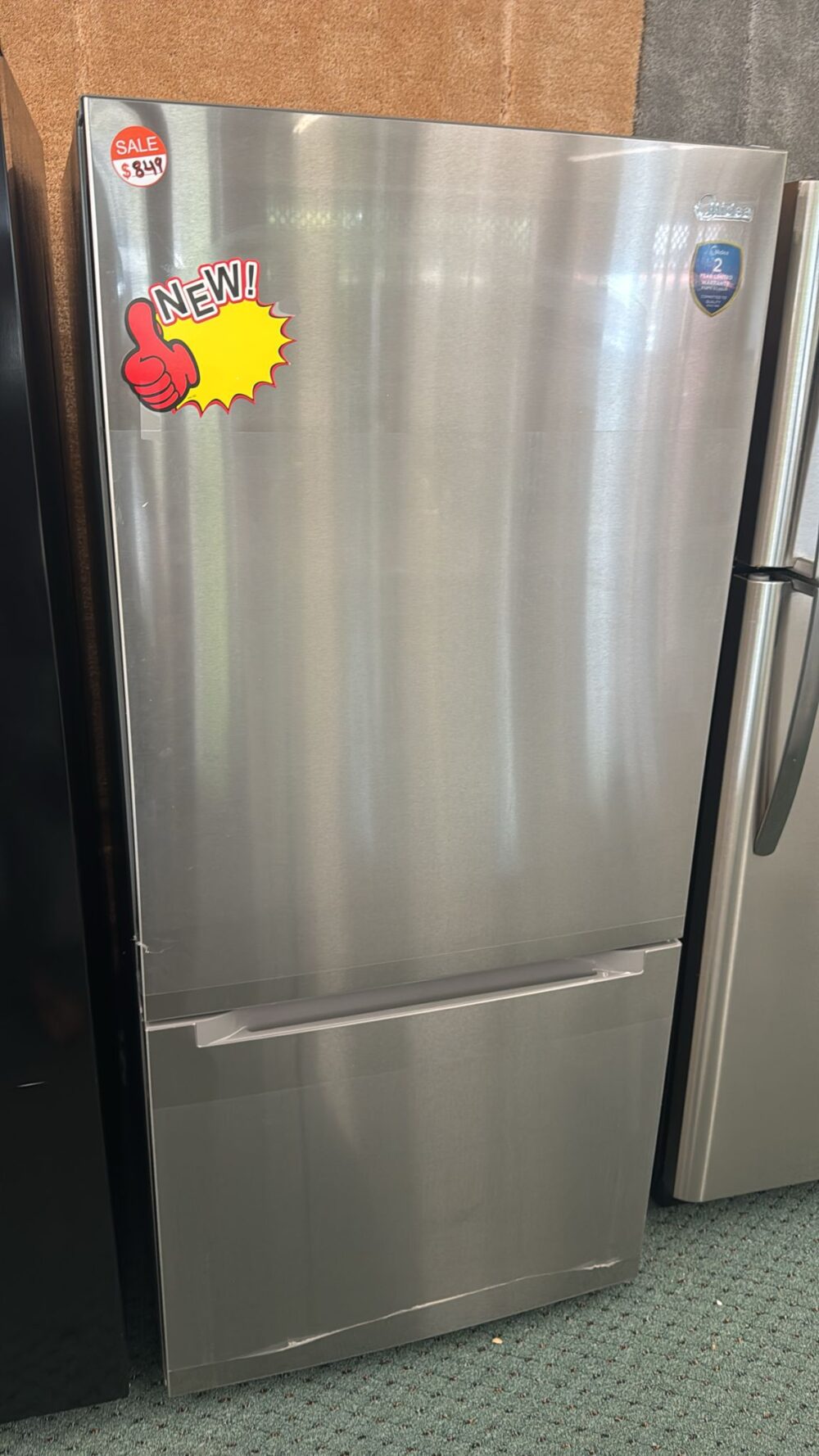 Midea New 30 Inch Bottom Mount Refrigerator - Image 4