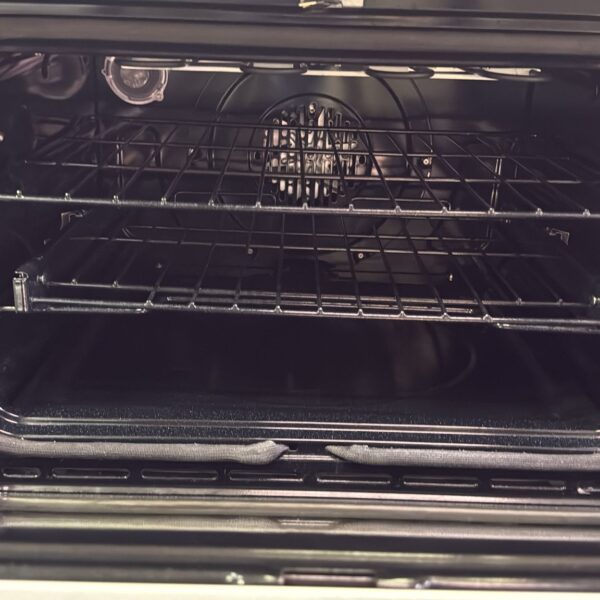 Cafe New 30 Inch Slide-In Electric Smart Range - Image 3