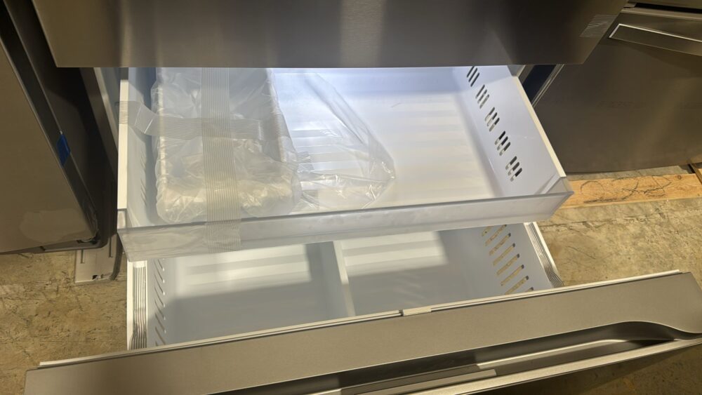 LG NEW FRENCH DOOR REFRIGERATOR STAINLESS STEEL WITH 5YRS WARRANTY - Image 3