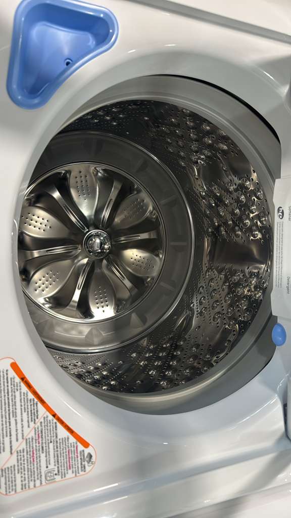 LG NEW ELECTRIC WASHER DRYER SET WITH WARRANTY - Image 2