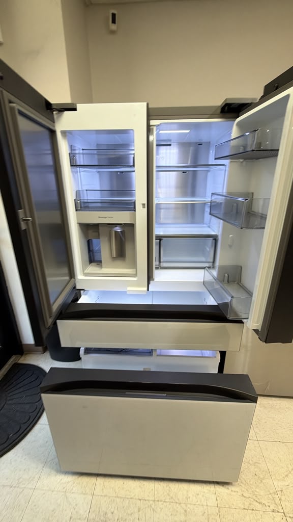 Samsung RF23BB860012 23 Cu. Ft. Bespoke 4-Door French Door Refrigerator - Image 2
