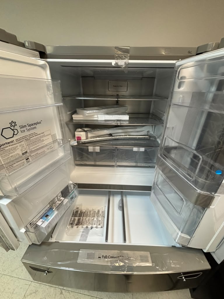 LG LRMVS3006S 29.5 Cu. Ft. 4-Door French Door Refrigerator - Image 2