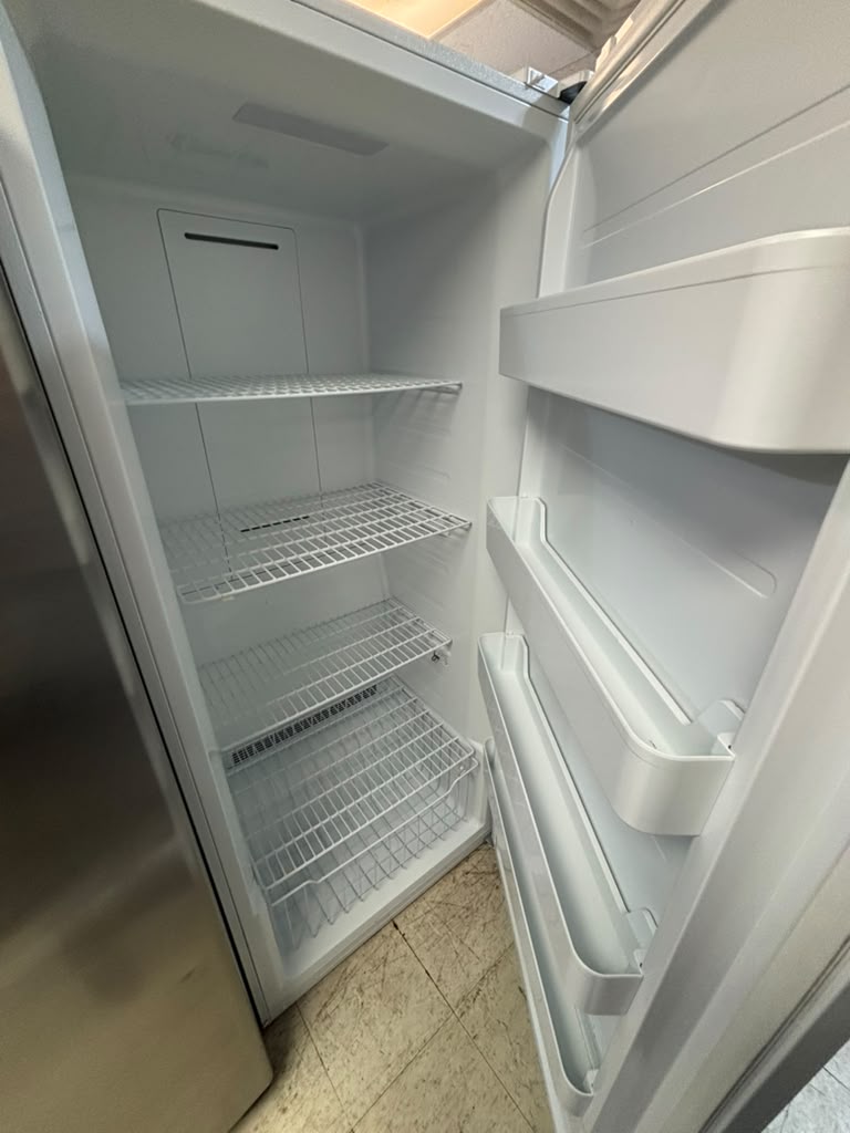 Frigidaire FFRU17B2QWD 16.6 Cu. Ft. Freezerless Refrigerator - Image 2