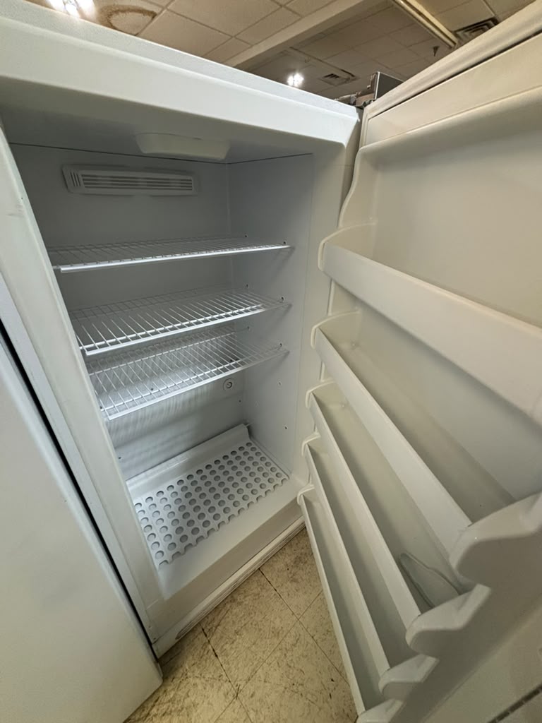 Frigidaire FFRU17B2QWD 16.6 Cu. Ft. Freezerless Refrigerator - Image 2