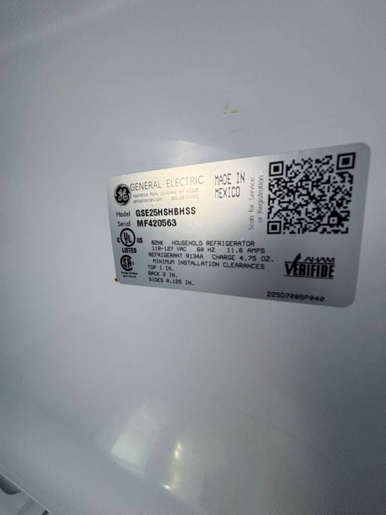 GE GSE25HSHBHSS 25.3 Cu. Ft. Side-by-Side Refrigerator - Image 3