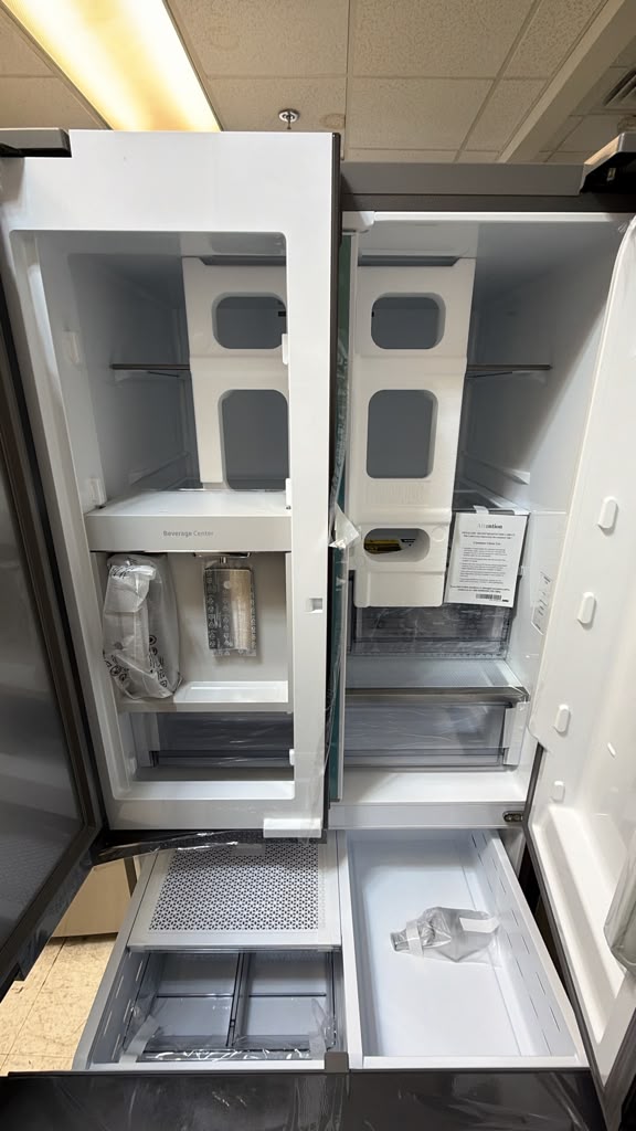 Samsung RF30BB660012 30.1 Cu. Ft. Bespoke 3-Door French Door Refrigerator - Image 2