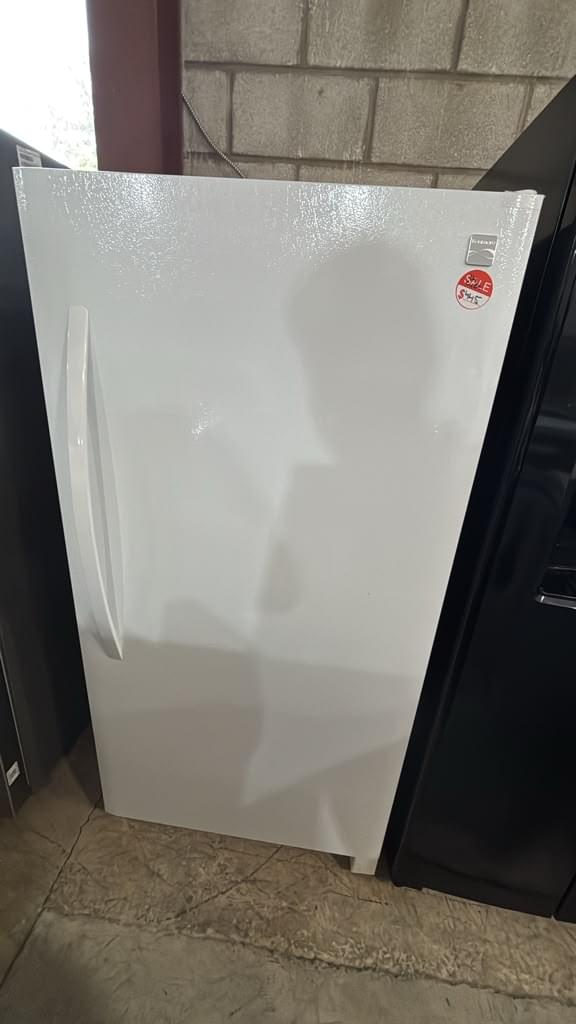 Kenmore Used 253.22442412 21 Cu. Ft. Upright Freezer
