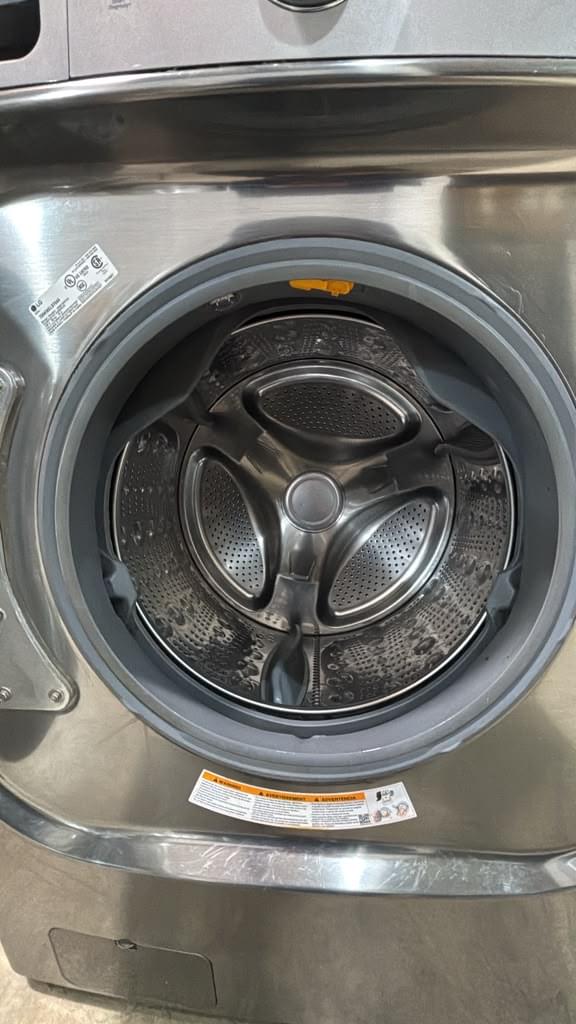 LG Used WM8100HVA 29″ 5.2 Cu. Ft. Mega Capacity Front Load Washer - Image 2