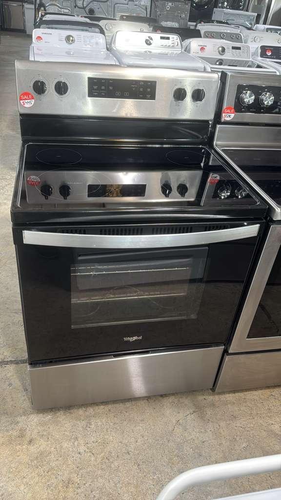 Whirlpool Used WFE320M0JS0 30″ 5.3 Cu. Ft. Freestanding Electric Range