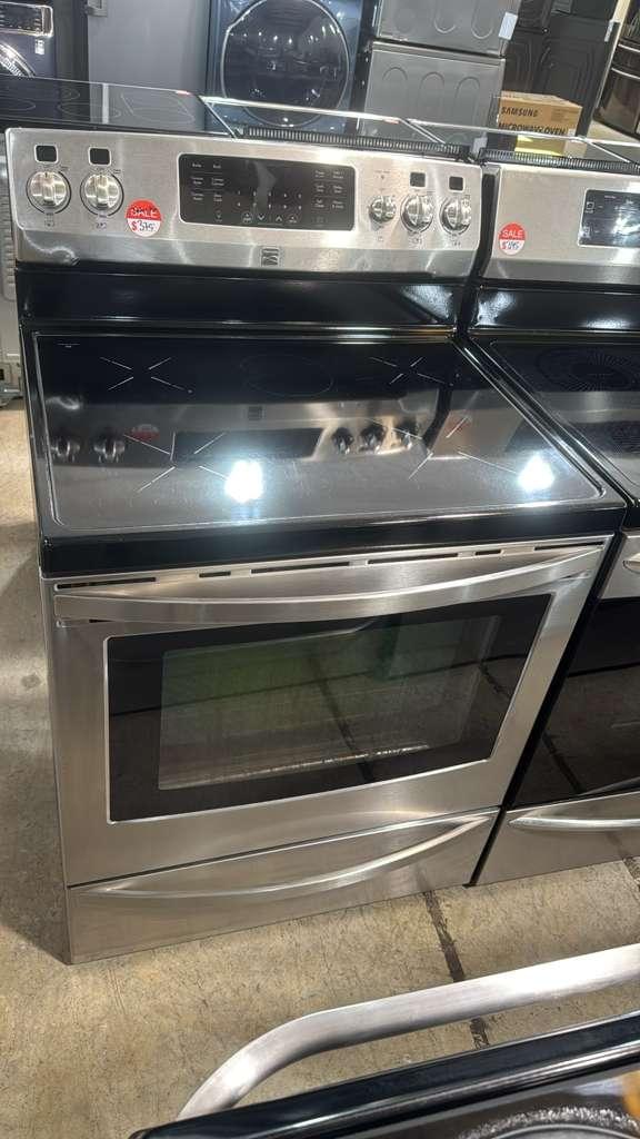 Kenmore Used 790.95103410 30″ 5.7 Cu. Ft. Freestanding Electric Range