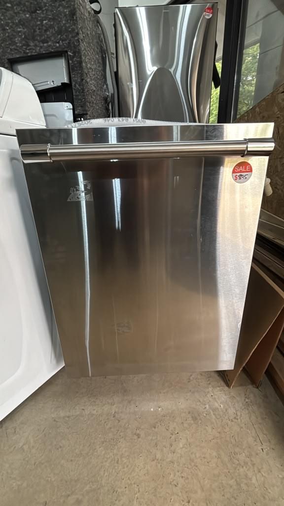 Thermador DWHD640EFP 24″ Built-In Dishwasher