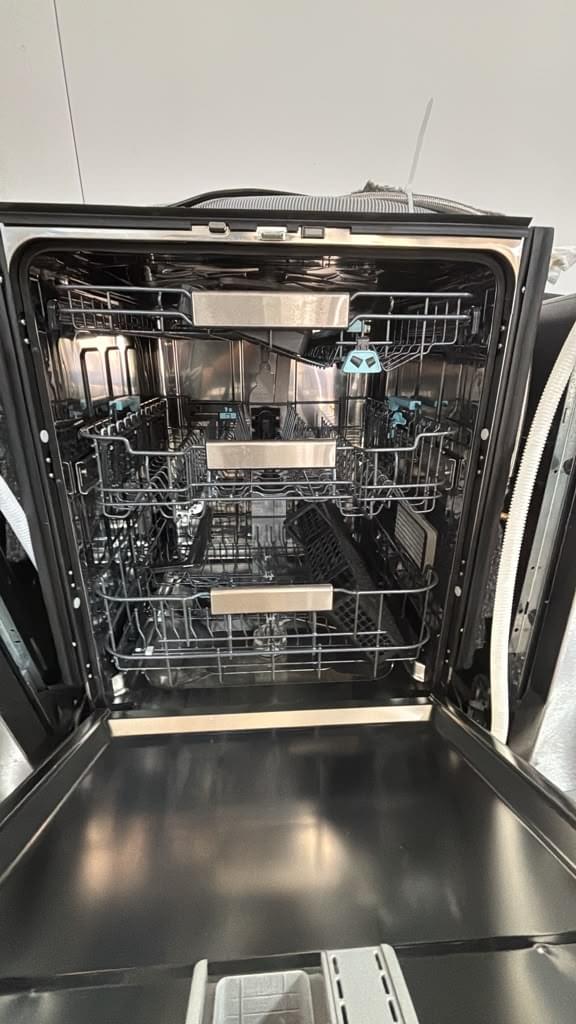 Samsung DW90F89P0USR 24″ Bespoke Built-In Dishwasher - Image 2