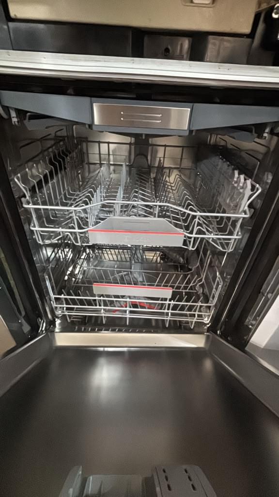 Bosch SHX78CC5UC 24″ 800 Series Built-In Dishwasher - Image 2