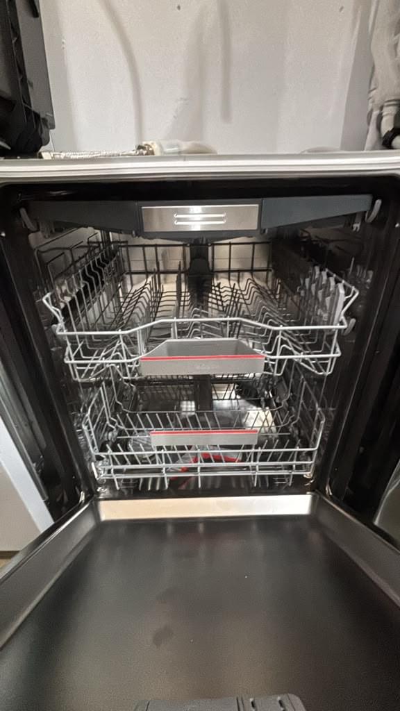 Bosch SHX78CC5UC 24″ 800 Series Built-In Dishwasher - Image 3