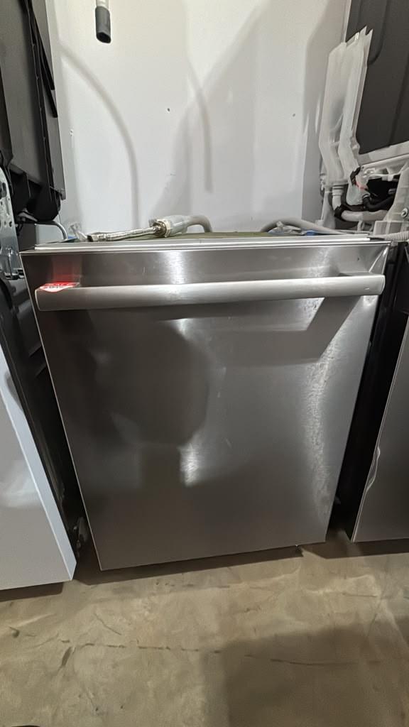 Bosch SHX78CC5UC 24″ 800 Series Built-In Dishwasher