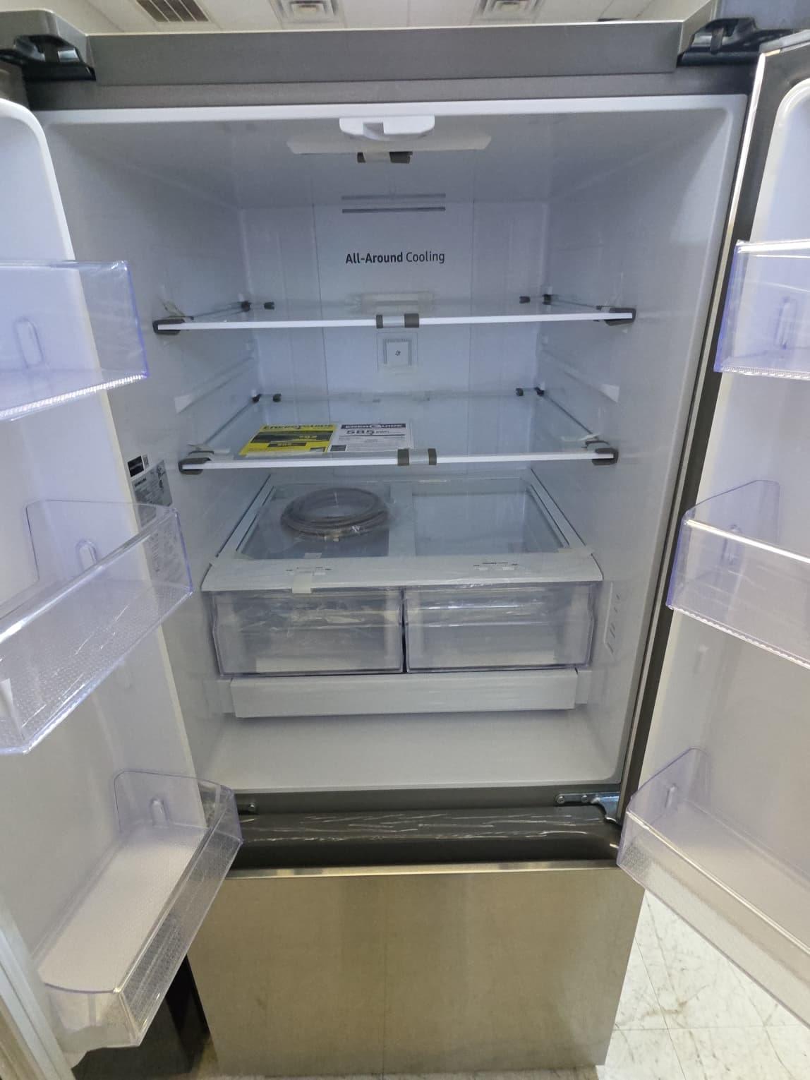 Samsung RF22A4111SR 30″ 21.8 Cu. Ft. French Door Refrigerator - Image 2