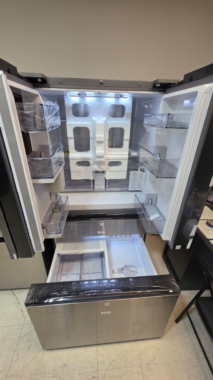 Samsung RF90F29AECR 36″ 28.6 Cu. Ft. Family Hub Bespoke 4-Door French Door Refrigerator - Image 2